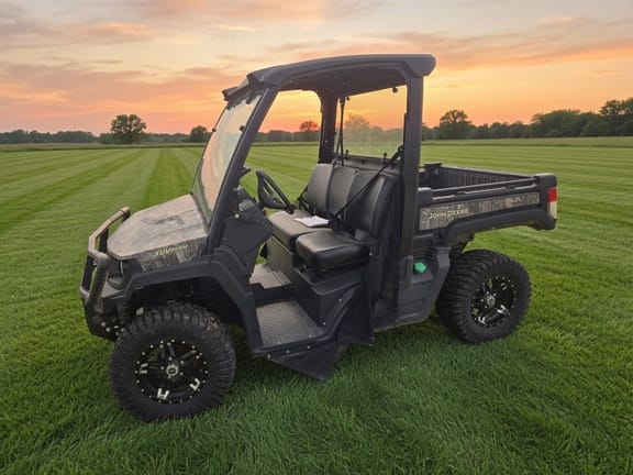 2023 John Deere XUV 865M Equipment Image0