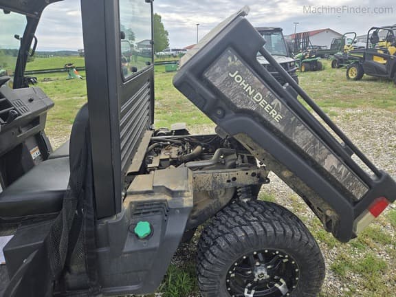 Image of John Deere XUV 865M equipment image 4