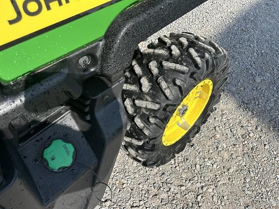 Image of John Deere XUV 865M equipment image 4