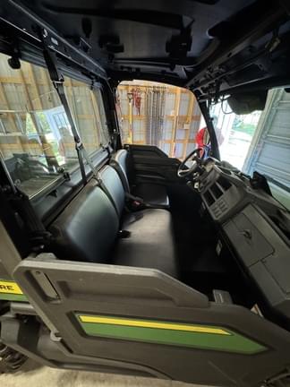 Image of John Deere XUV 865M equipment image 4