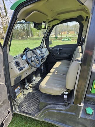 Image of John Deere XUV 865R equipment image 4