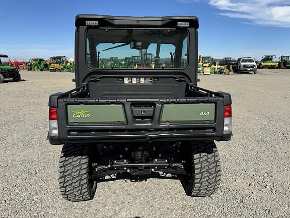 Image of John Deere XUV 865R equipment image 2