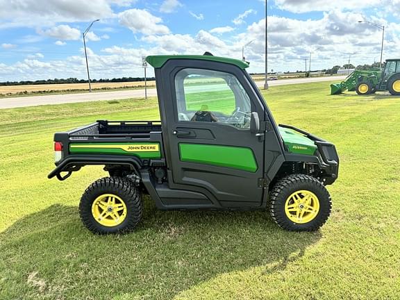 Image of John Deere XUV 865R equipment image 2
