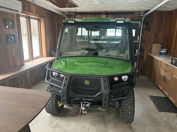 Image of John Deere XUV 865R equipment image 2