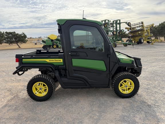 Image of John Deere XUV 865R equipment image 4