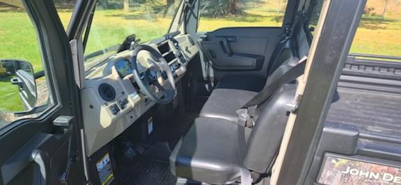 Image of John Deere XUV 865R equipment image 4
