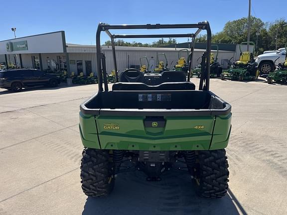 Image of John Deere XUV 560E equipment image 3