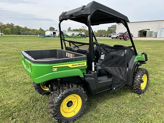 Image of John Deere XUV 560E equipment image 4