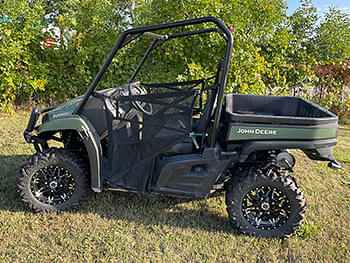 2023 John Deere Gator Equipment Image0