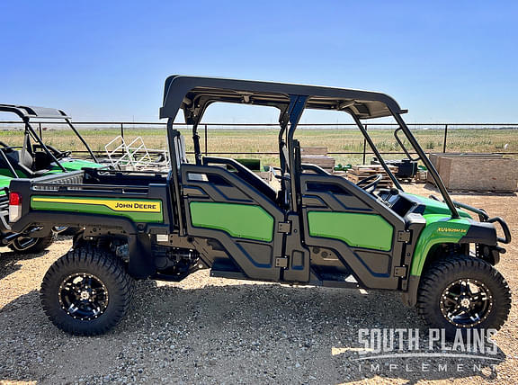 Image of John Deere XUV 825M S4 Image 1