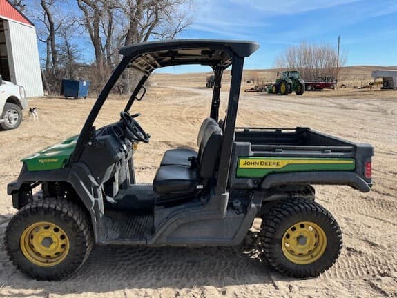 Image of John Deere Gator XUV 835E Image 0