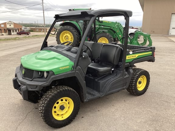 2023 John Deere Gator XUV 835E Equipment Image0
