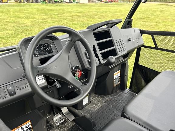 Image of John Deere XUV865M equipment image 3