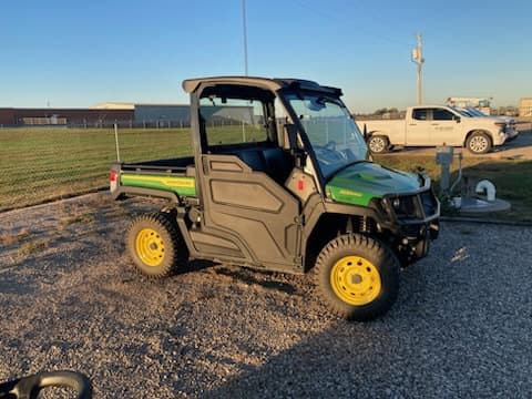 Image of John Deere XUV 835M Primary image