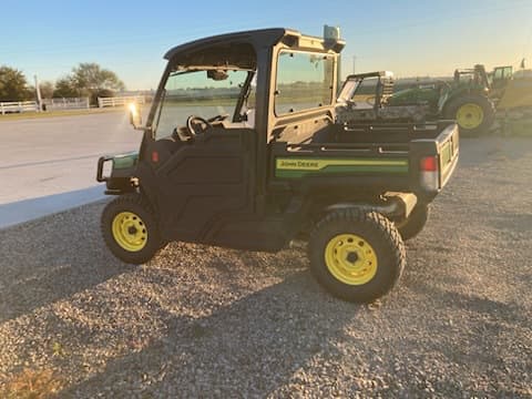 Image of John Deere XUV 835M equipment image 3