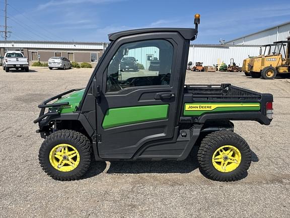 Image of John Deere XUV 835M equipment image 1
