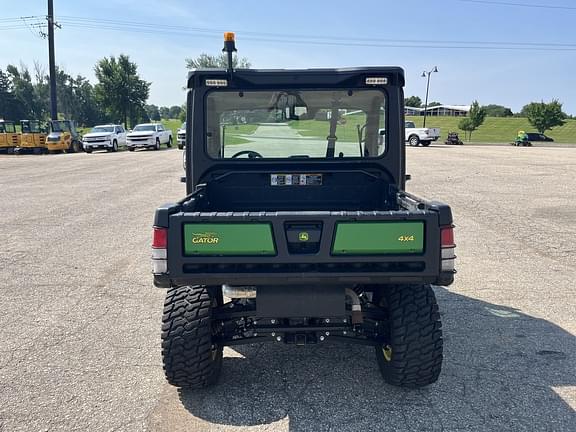 Image of John Deere XUV 835M equipment image 3