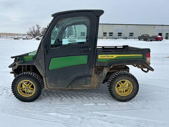 Image of John Deere XUV 835M equipment image 1