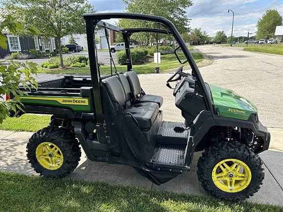 Image of John Deere XUV 835M equipment image 3