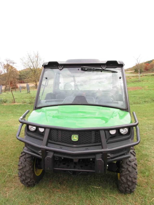 Image of John Deere XUV 835M equipment image 1