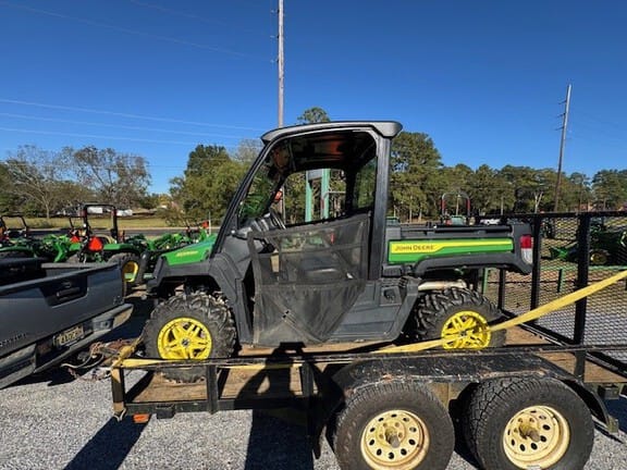2023 John Deere XUV 835M Equipment Image0