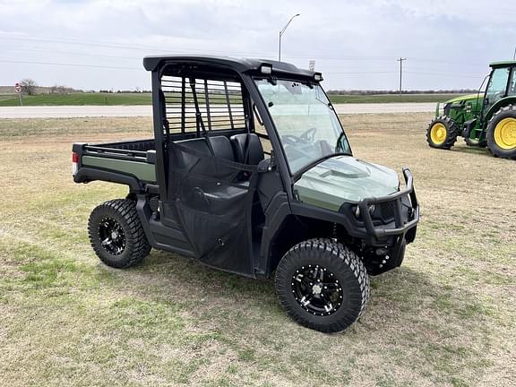 Image of John Deere XUV 835M equipment image 2
