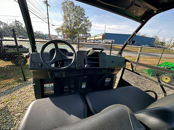 Image of John Deere XUV 835M equipment image 3