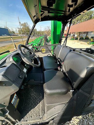 Image of John Deere XUV 835M equipment image 4