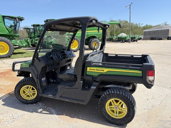 Image of John Deere XUV 835M Primary image