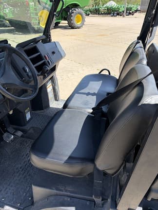 Image of John Deere XUV 835M equipment image 4