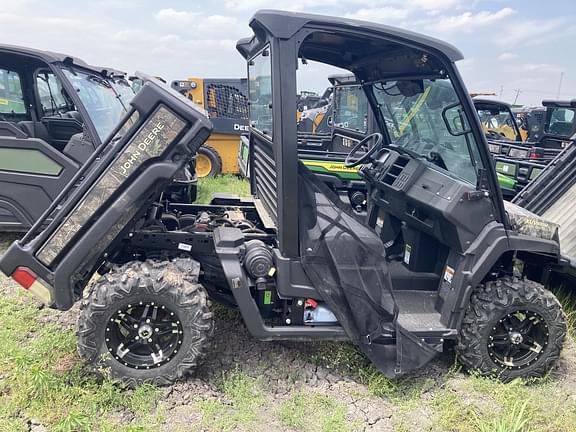 Image of John Deere XUV 835M equipment image 4