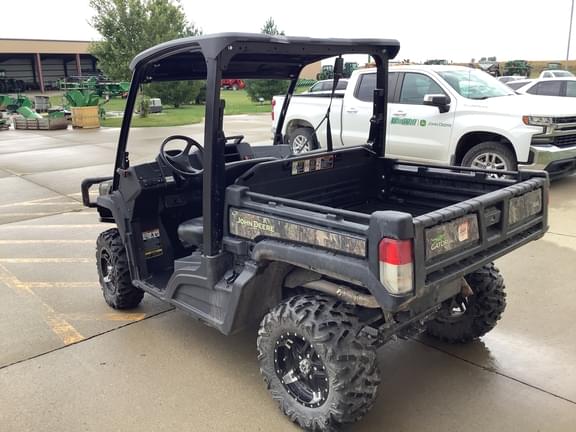 Image of John Deere XUV 835M equipment image 2
