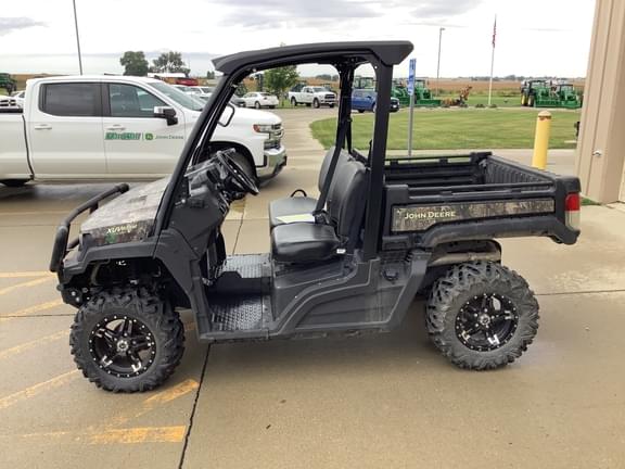 Image of John Deere XUV 835M equipment image 1