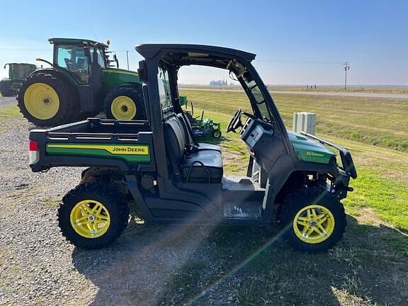 Image of John Deere XUV 835M equipment image 1