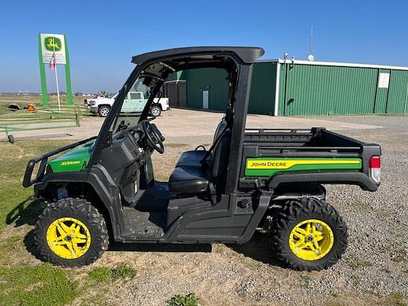 Image of John Deere XUV 835M Primary image