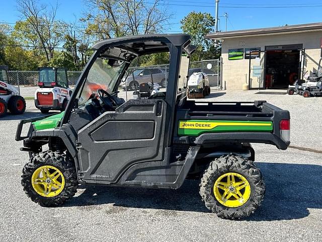 Image of John Deere XUV 835M equipment image 2