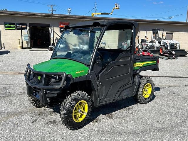 Image of John Deere XUV 835M equipment image 1