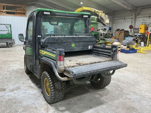 Image of John Deere XUV 835R equipment image 1