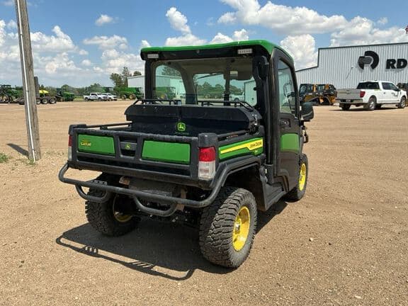 Image of John Deere XUV 835R equipment image 4