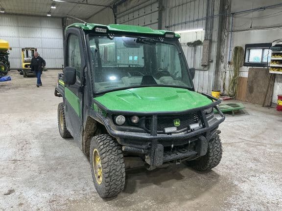 Image of John Deere XUV 835R equipment image 3
