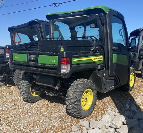 Image of John Deere XUV 835R equipment image 1