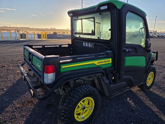 Image of John Deere XUV 835R equipment image 1