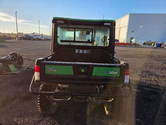 Image of John Deere XUV 835R equipment image 2