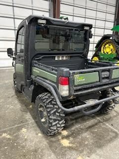 Image of John Deere XUV 835R equipment image 2