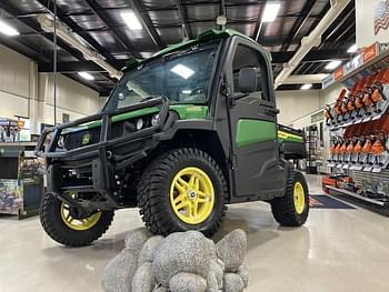 2023 John Deere XUV 835R Equipment Image0