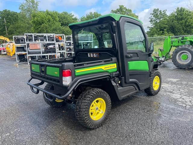 Image of John Deere XUV 835R equipment image 2