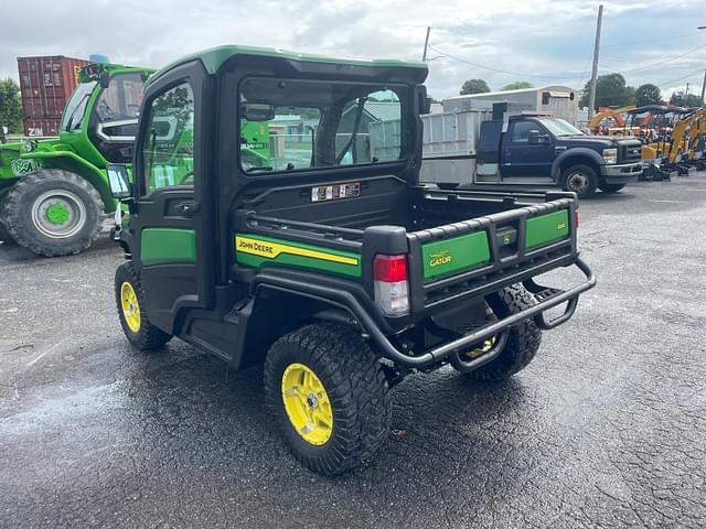 Image of John Deere XUV 835R equipment image 4