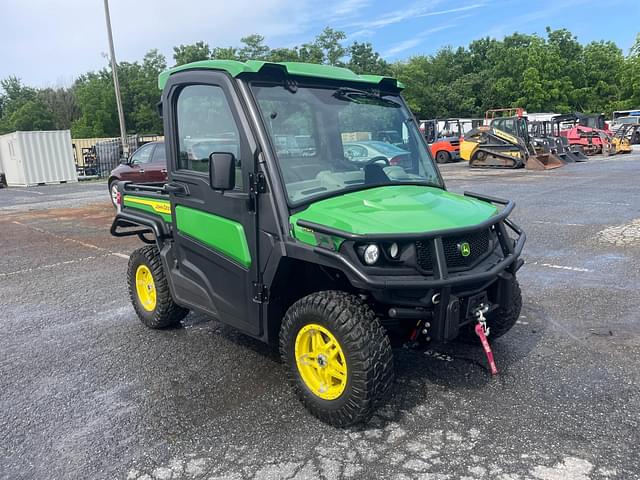 Image of John Deere XUV 835R equipment image 1