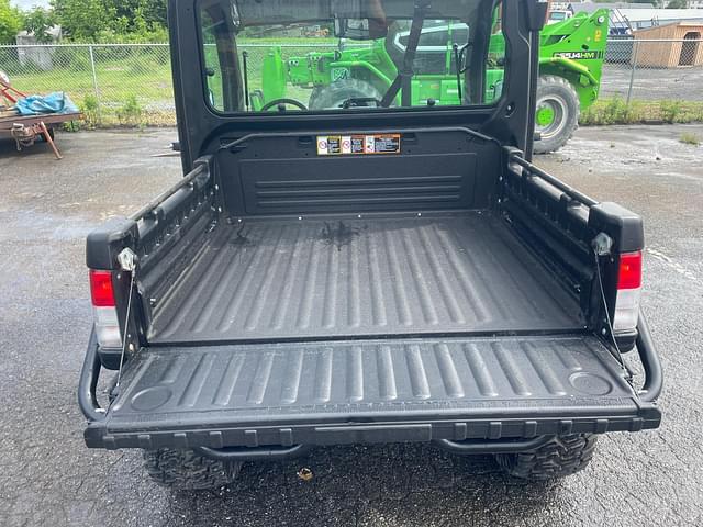 Image of John Deere XUV 835R equipment image 3