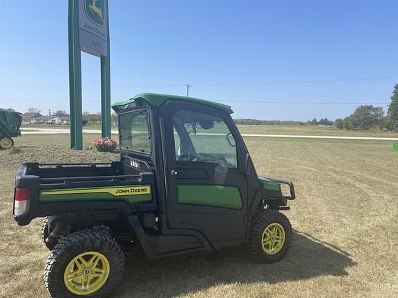 Image of John Deere XUV 835R equipment image 4